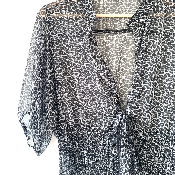 Leopard Print Blouse - Picture 2 of 9